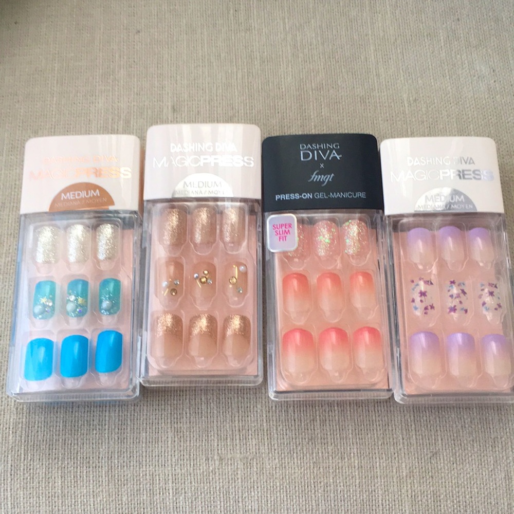 Dashing Diva Press on Nails